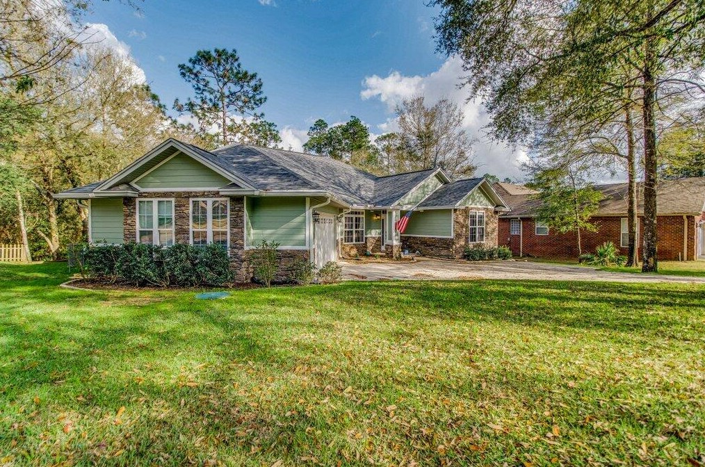 4547 Pfitzer Cir, Crestview FL  32536-2237 exterior