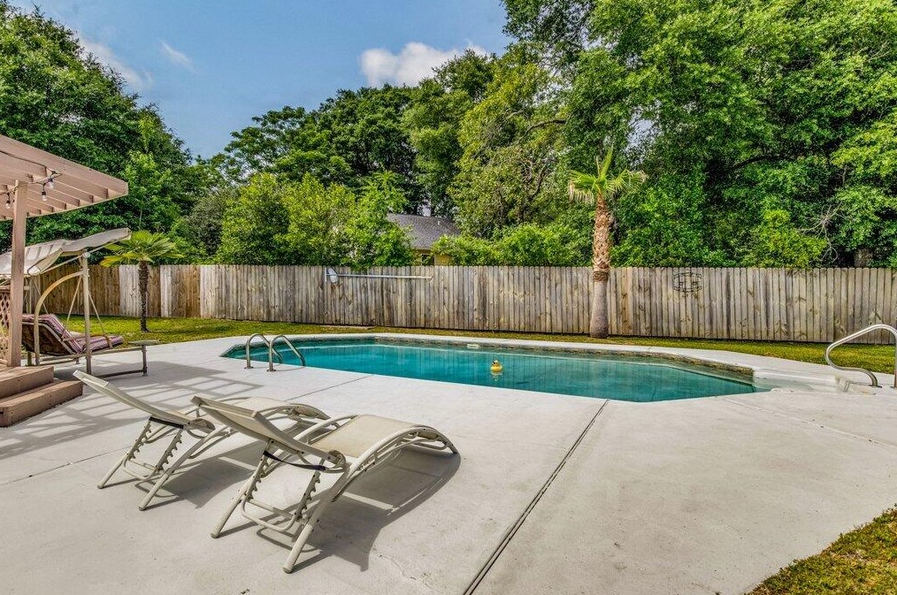 105 Jamie Ct, Crestview, FL 32539-2226