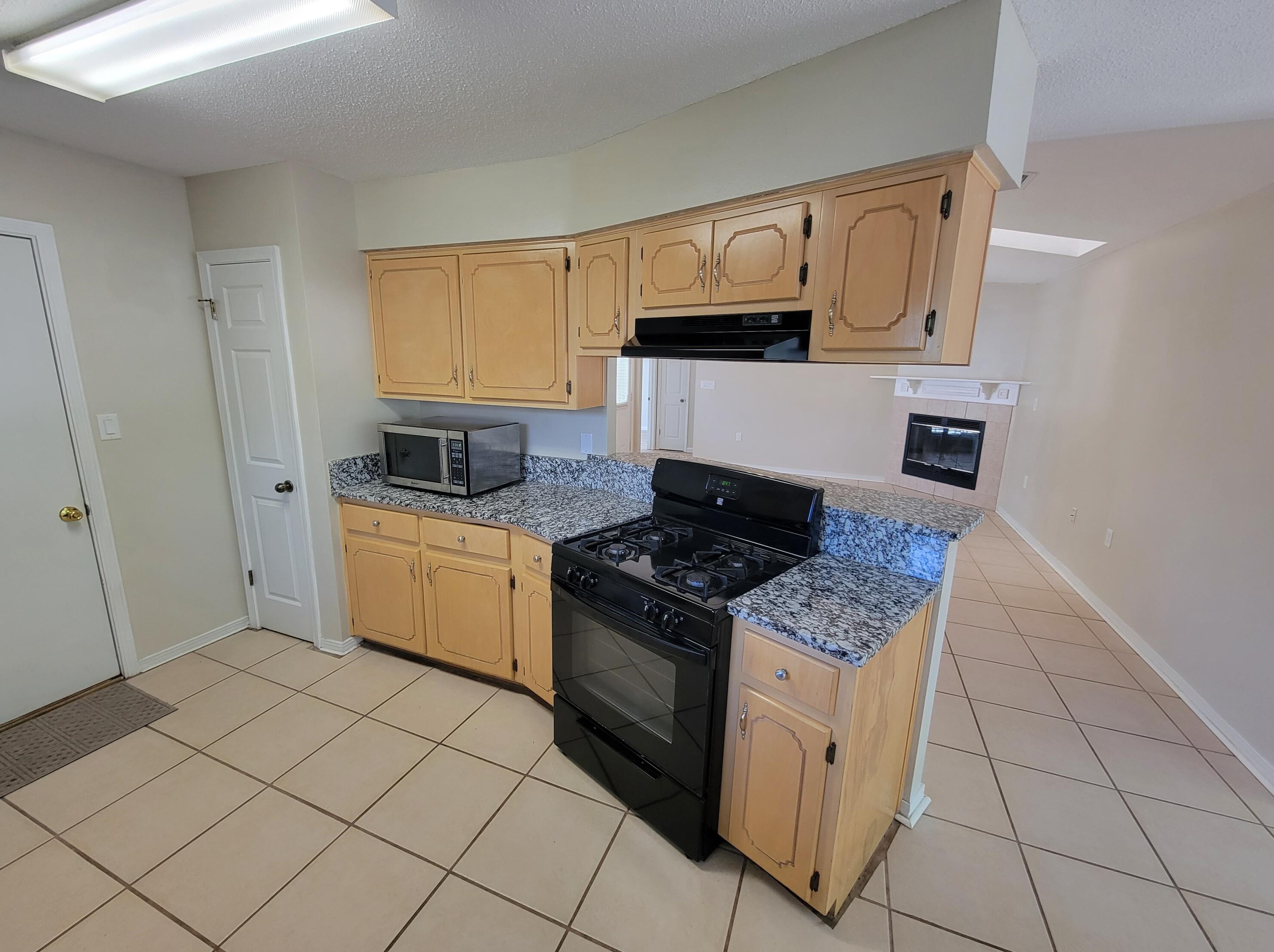 1056 Emerald Ln, Fort Walton Beach FL  32547-1478 exterior