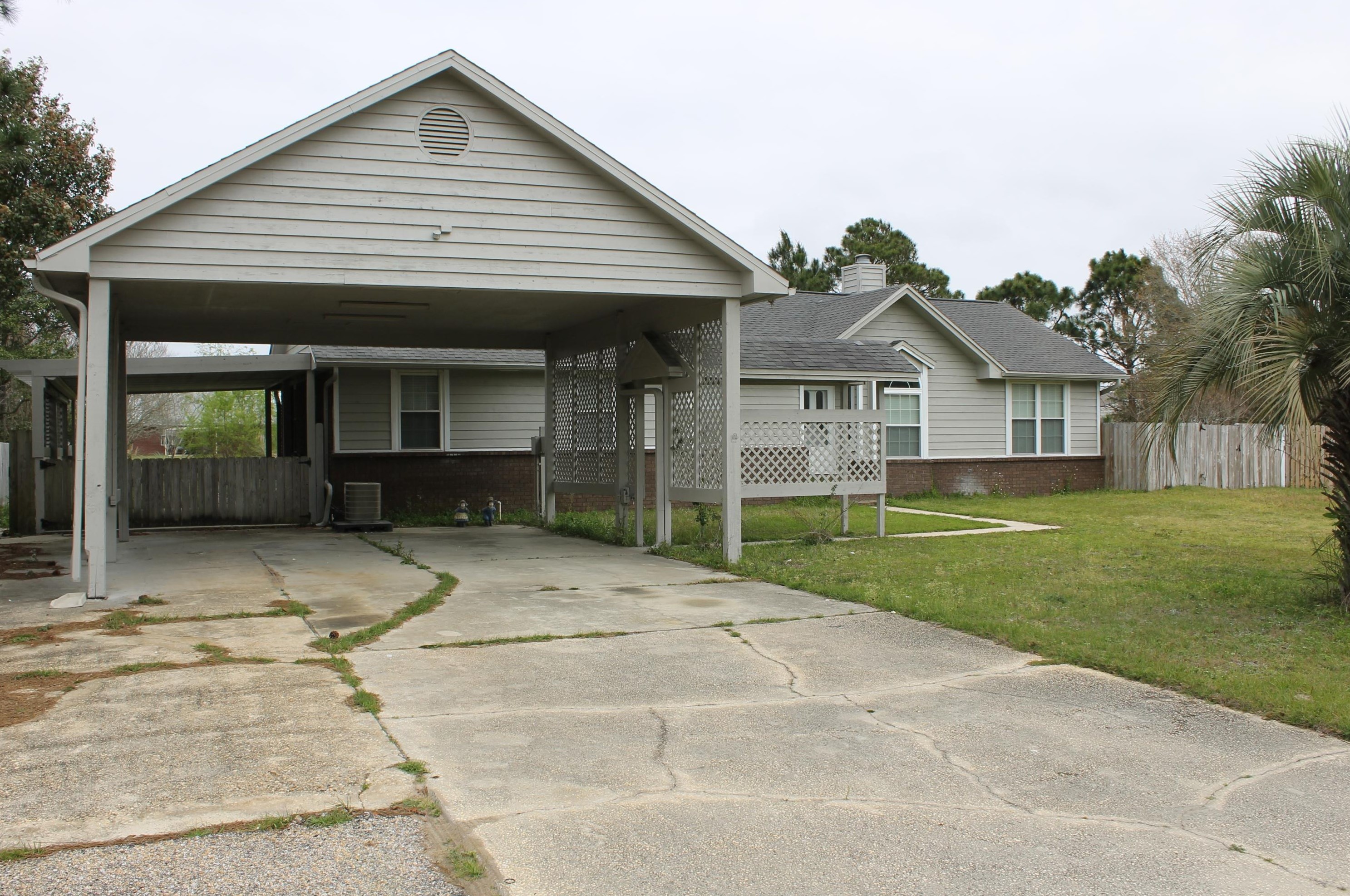 8716 Laredo St, Gulf Breeze, FL 32566