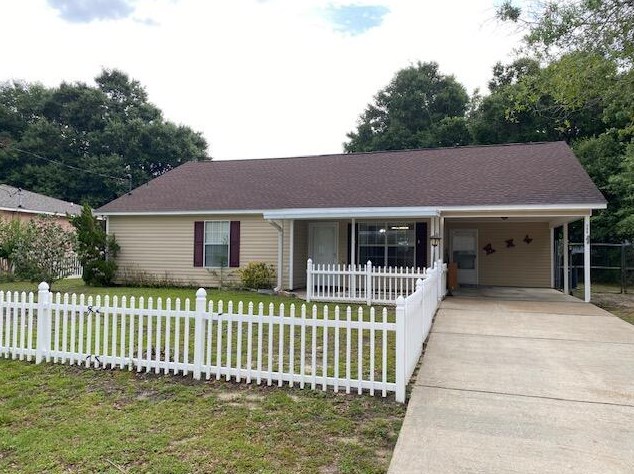 506 Hyde Park Dr, Crestview, FL 32539