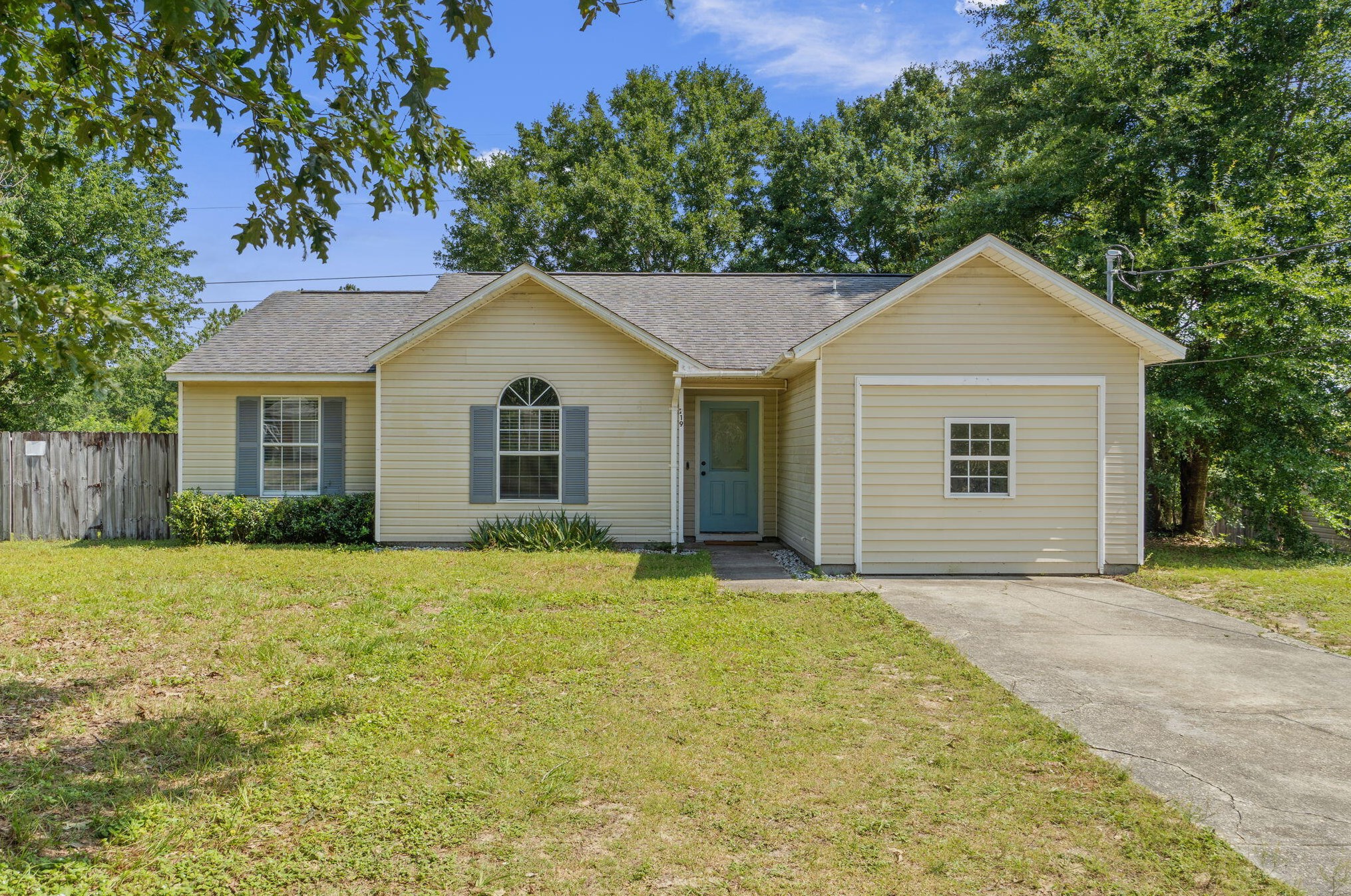 219 Grand Prix Dr, Crestview FL  32536-9296 exterior