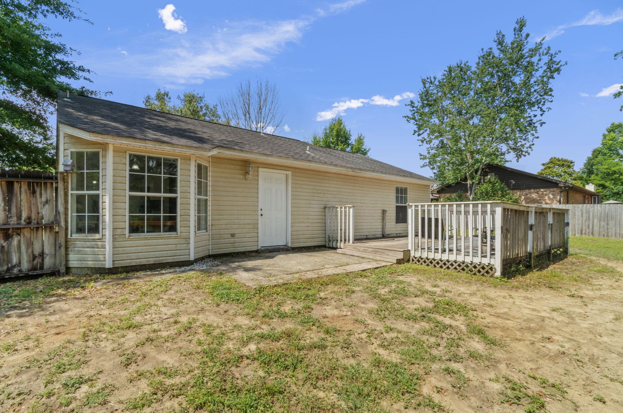 219 Grand Prix Dr, Crestview FL  32536-9296 exterior