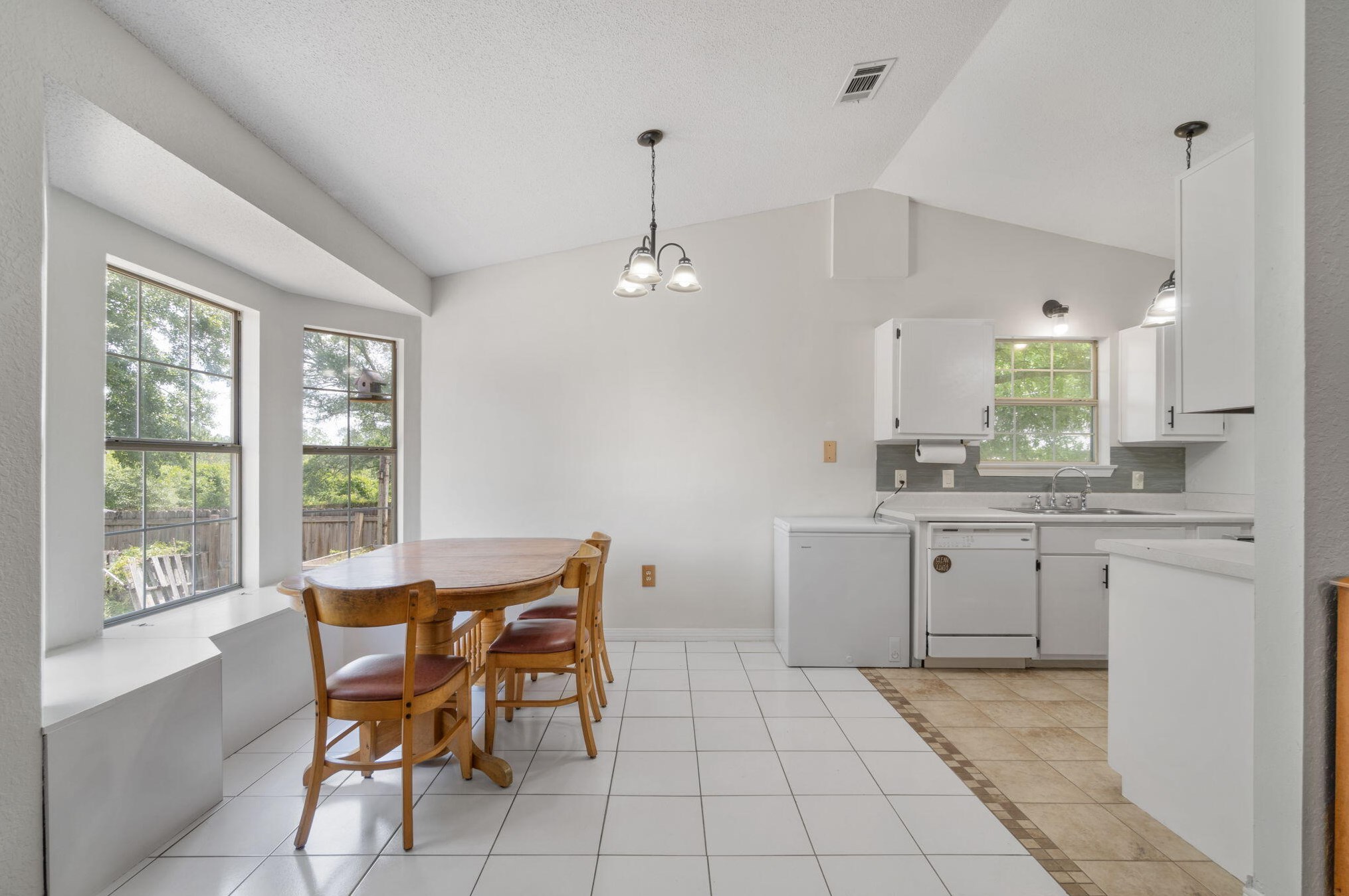 219 Grand Prix Dr, Crestview FL  32536-9296 exterior
