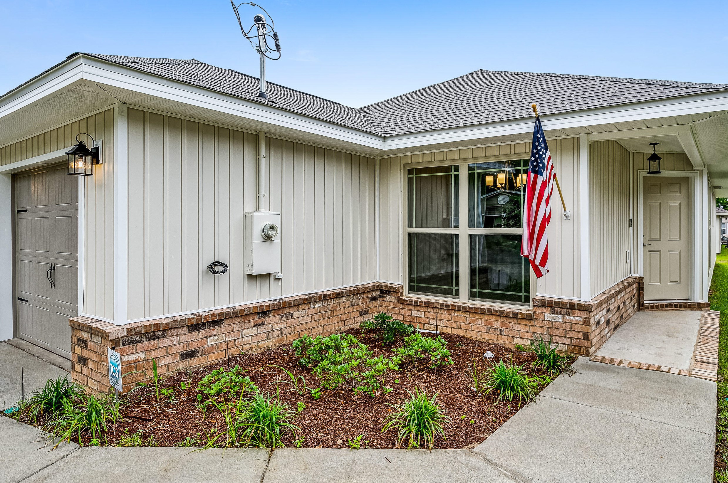 156 Larkspur Ave, Defuniak Springs, FL 32433-8807