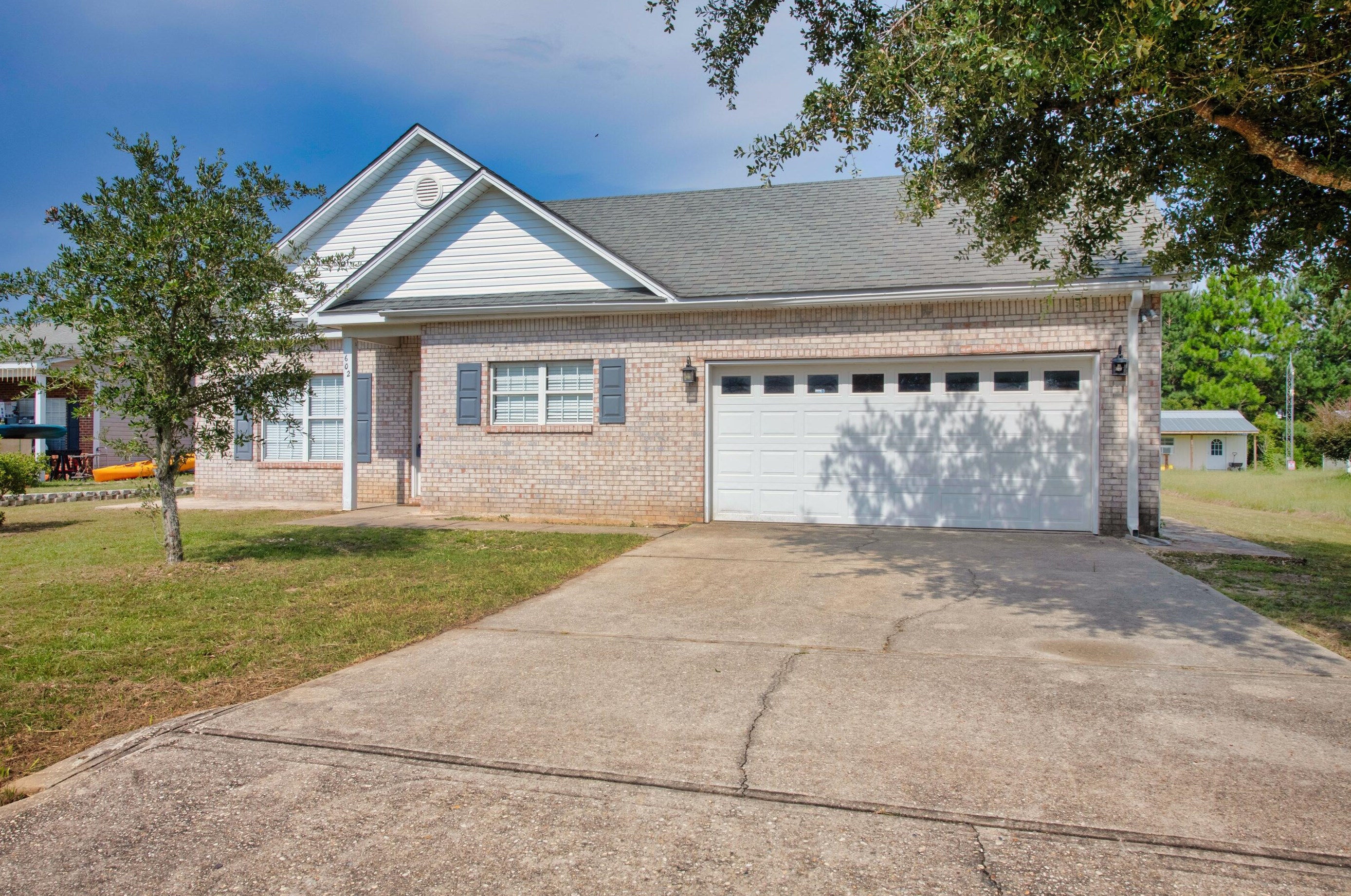 602 Tropical Way, Freeport, FL 32439
