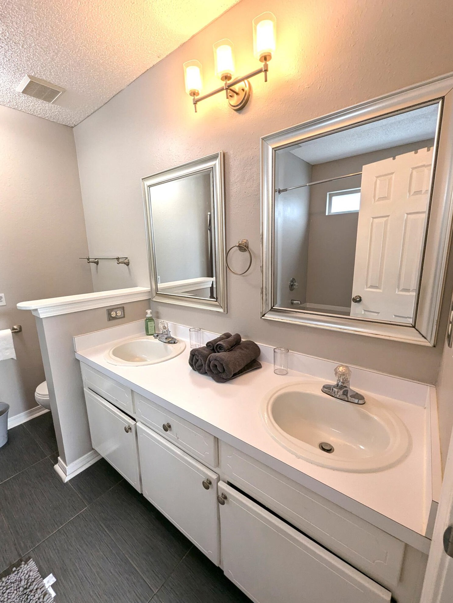 431 Sandy Ridge Cir, Mary Esther FL  32569-2113 exterior