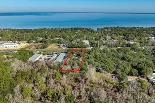 4667 Gulf Breeze Pkwy, Gulf Breeze, FL 32563 - Photo 2