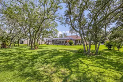2796 Pebble Beach Drive, Navarre, FL 32566 - Photo 68