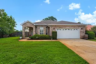 2092 Pritchard Point Dr, Navarre, FL 32566 - Photo 2