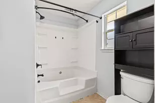 1871 Falling Leaves Ct, Navarre, FL 32566 - Photo 14