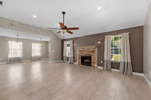 303 Patricia Ln, Fort Walton Beach, FL 32547 - Photo 8