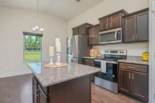 6090 Redberry Dr, Gulf Breeze, FL 32563 - Photo 4