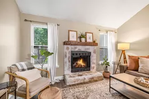 1833 Hunters Path, Fort Walton Beach, FL 32547 - Photo 2