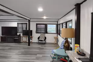 7476 Gulf Blvd, Navarre, FL 32566 - Photo 4