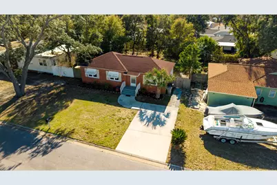 303 SE Gilliland Road SE, Pensacola, FL 32507 - Photo 4