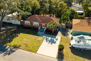 303 SE Gilliland Road SE, Pensacola, FL 32507 - Photo 4