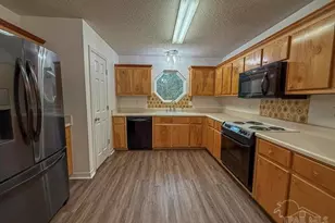 7380 Calle Ln, Navarre, FL 32566 - Photo 10