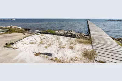 1717 E Smugglers Cove Drive E, Gulf Breeze, FL 32563 - Photo 12