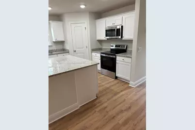 158 W Honeysuckle St W, Defuniak Springs, FL 32433 - Photo 2