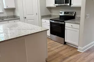 158 W Honeysuckle St W, Defuniak Springs, FL 32433 - Photo 2