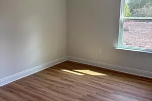 158 W Honeysuckle St W, Defuniak Springs, FL 32433 - Photo 8