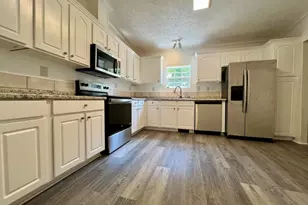 40 Arthur Ln, Pensacola, FL 32503 - Photo 2