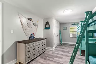 8520 Gulf Blvd, Navarre, FL 32566 - Photo 16