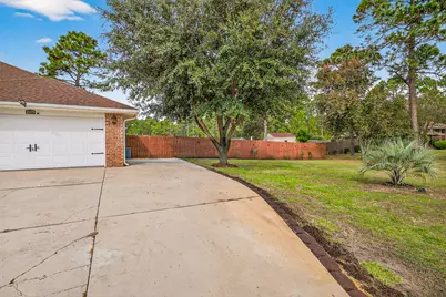 2379 Edgewood Drive, Navarre, FL 32566 - Photo 4