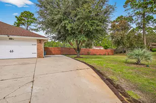 2379 Edgewood Dr, Navarre, FL 32566 - Photo 4