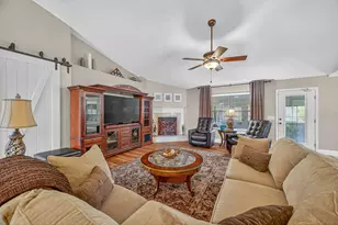 2379 Edgewood Dr, Navarre, FL 32566 - Photo 14