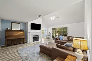 2345 Prytania Cir, Navarre, FL 32566 - Photo 10