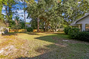 1328 Tiger Ln, Gulf Breeze, FL 32563 - Photo 32