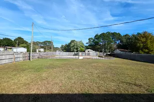 8129 Segura St, Navarre, FL 32566 - Photo 26