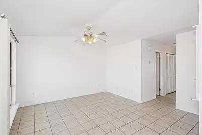 8460 Gulf Boulevard #APT 302, Navarre, FL 32566 - Photo 2