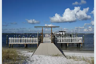 1440 Paradise Point Drive #UNIT 6, Navarre, FL 32566 - Photo 34