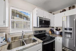 7476 Sunset Harbor Dr, Navarre, FL 32566 - Photo 10