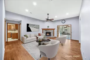 9809 Emma Way, Navarre, FL 32566 - Photo 4