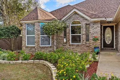 9809 Emma Way, Navarre, FL 32566 - Photo 1