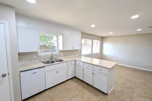 35 Solar St, Mary Esther, FL 32569 - Photo 10