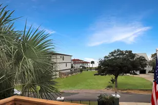 131 Shoreline Dr, Gulf Breeze, FL 32561 - Photo 38