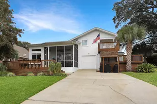 131 Shoreline Dr, Gulf Breeze, FL 32561 - Photo 2