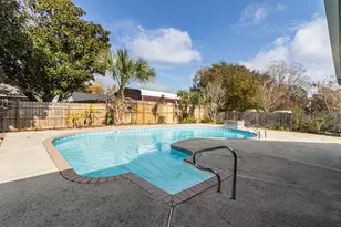 2865 Winners Cir Dr, Navarre, FL 32566 - Photo 32