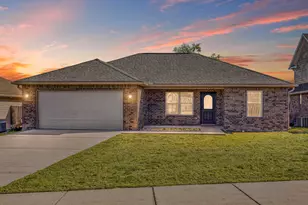 1922 Bright Water Dr, Gulf Breeze, FL 32563 - Photo 2