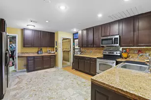 909 W Lloyd Street W, Pensacola, FL 32501 - Photo 8