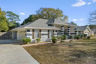 2440 Sunrise Dr, Navarre, FL 32566 - Photo 2