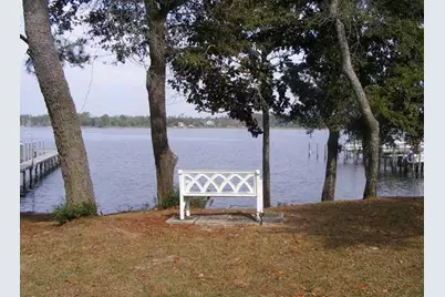 7251 Grimms Landing, Navarre, FL 32566 - Photo 14