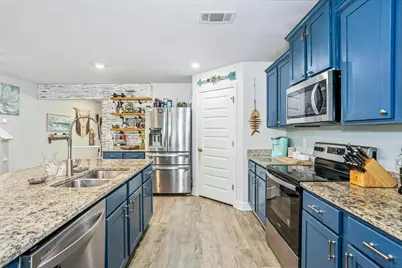 3118 Heritage Oaks Circle, Navarre, FL 32566 - Photo 10