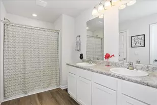 5451 Peach Dr, Pace, FL 32571 - Photo 10