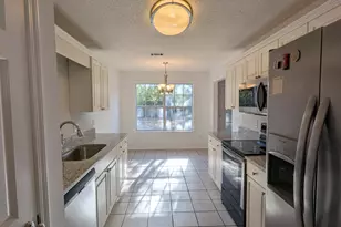 2733 Blue Bay Ct, Navarre, FL 32566 - Photo 10